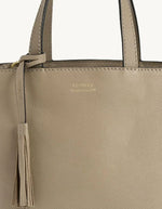 trinity-sac-petit-cabas-parisien-cuir-mastic-loxwood-3