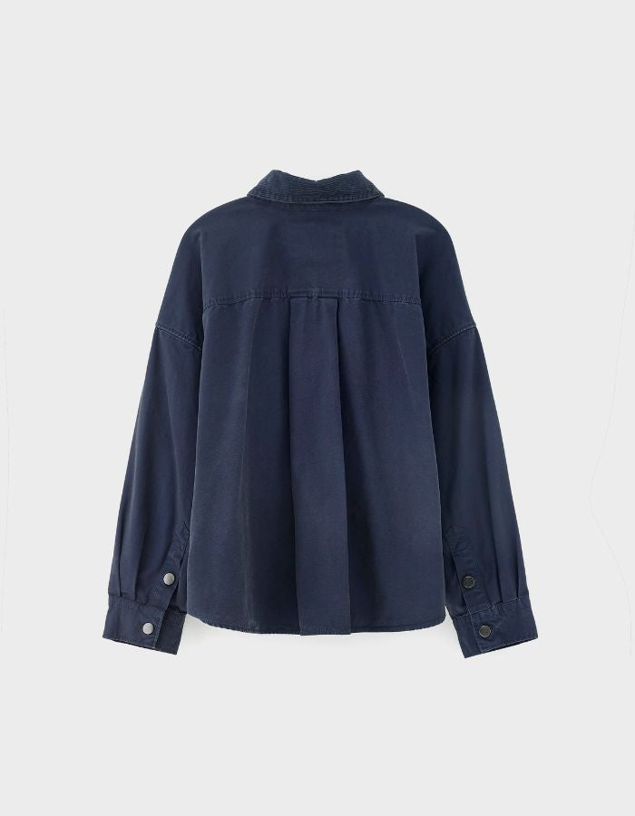 Surchemise Navy Wandy Bellerose coupe relaxed avec pli d'aisance au dos et poignets ajustables.
