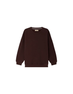Sweatshirt oversize pour femme en molleton marron chocolat avec col rond boutonné et jacron cuir au dos, modèle Sweat Chebbi couleur Ganache de la marque Sessùn.
