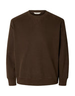 Sweatshirt col rond manches longues pour homme en coton biologique marron chocolat, coupe décontractée, modèle Relaxgrant LS Crew Neck Sweat de la marque Selected.