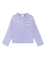 Sweat-shirt coupe boxy pour femme en molleton parme délavé, modèle Trinkle de la marque LA PETITE ÉTOILE. Présente un col rond, la griffe de la marque sur la poitrine et des finitions en bord-côte.