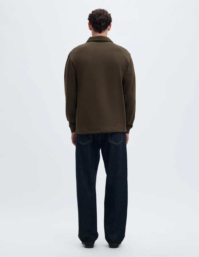 Dos du Sweatshirt marron chocolat pour homme à col camionneur zippé en coton biologique, modèle Scott LS Half Zip Sweat couleur Turkish Coffee de la marque Selected Homme.