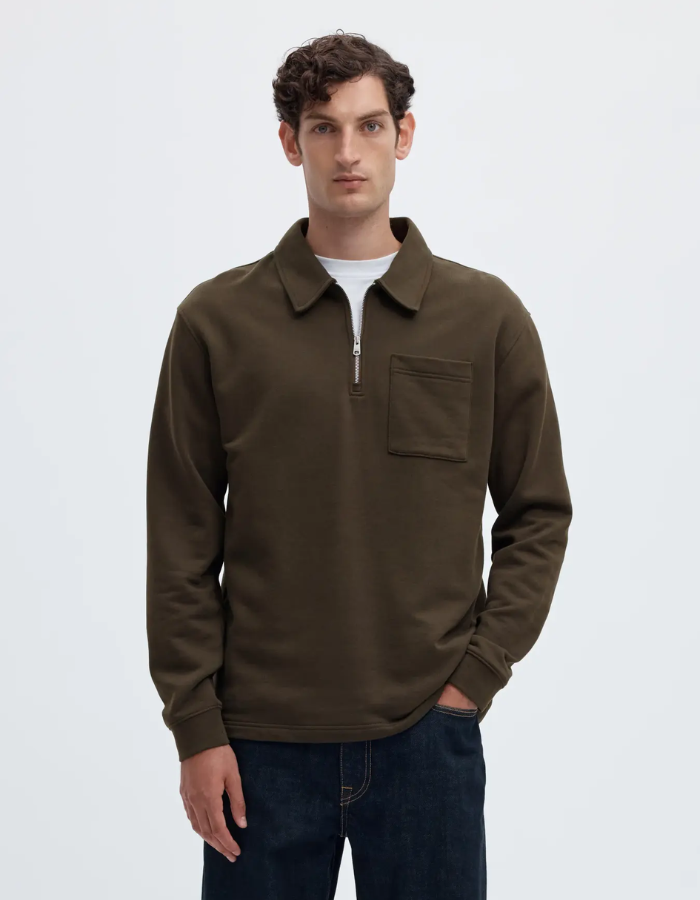 Vue de face du Sweatshirt marron chocolat pour homme à col camionneur zippé en coton biologique, modèle Scott LS Half Zip Sweat couleur Turkish Coffee de la marque Selected Homme.