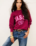 Vue de face avec le Sweatshirt pour femme en coton biologique rose, modèle Benjamin de la marque ba&sh. Présente une coupe confortable confectionnée au Portugal.