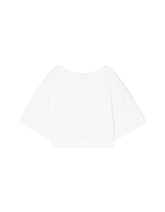 T-shirt Davina blanc cassé en coton organique, coupe droite ample, manches courtes larges et col bateau.