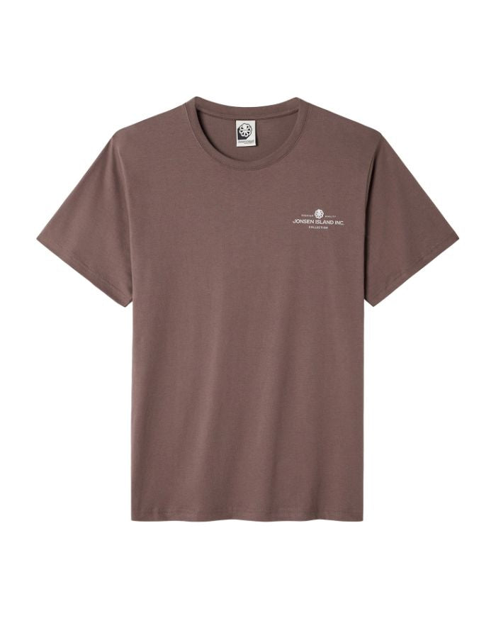 T-shirt à manches courtes pour homme en coton biologique marron avec logo cœur imprimé sur la poitrine, modèle T-Shirt Classic couleur Marlo Brown de la marque Jonsen Island.