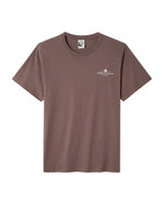 T-shirt à manches courtes pour homme en coton biologique marron avec logo cœur imprimé sur la poitrine, modèle T-Shirt Classic couleur Marlo Brown de la marque Jonsen Island.