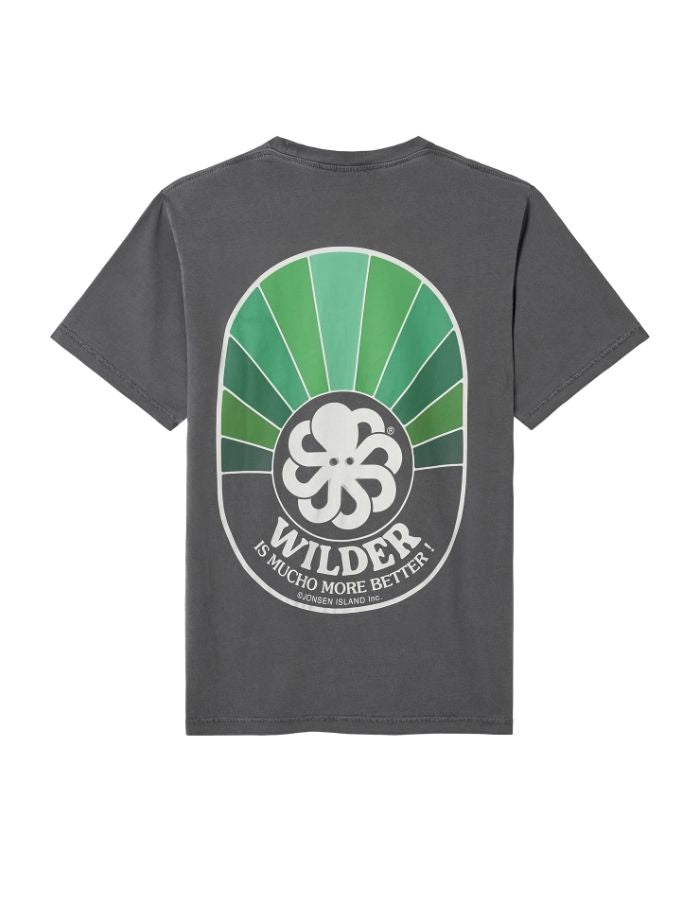 Dos du T-shirt noir col rond en coton biologique pour homme avec sérigraphie logo cœur et grand visuel Mucho Better au dos, modèle Classic de la marque Jonsen Island.