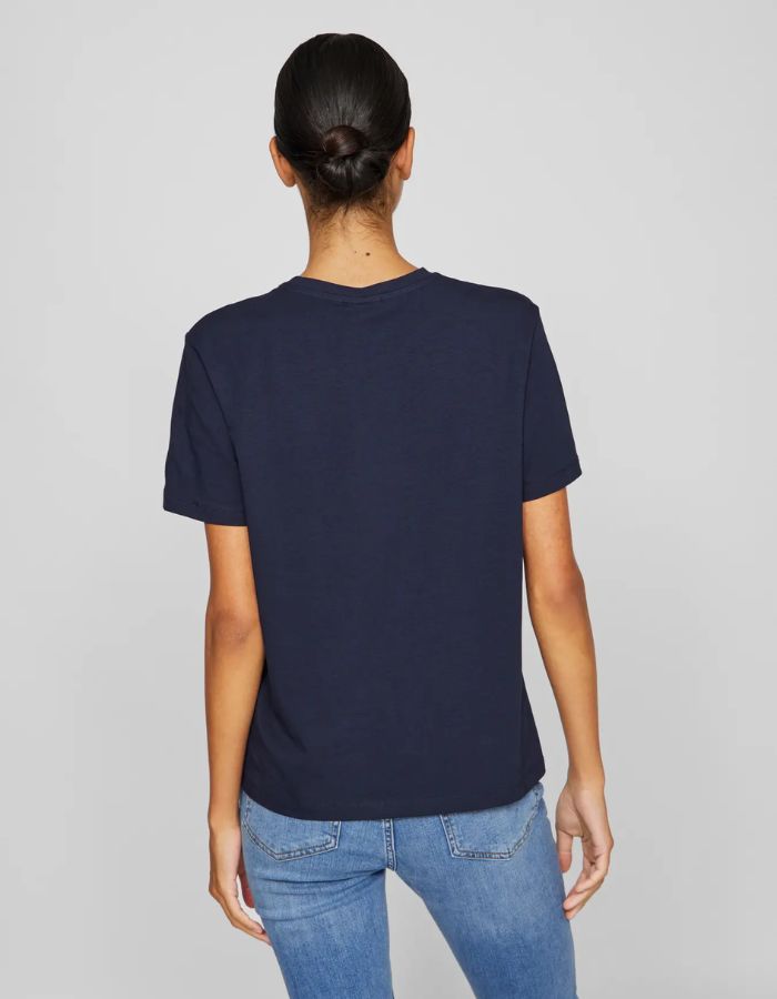 T-shirt Nora navy à manches courtes en jersey de coton biologique, coupe droite, vue de dos.