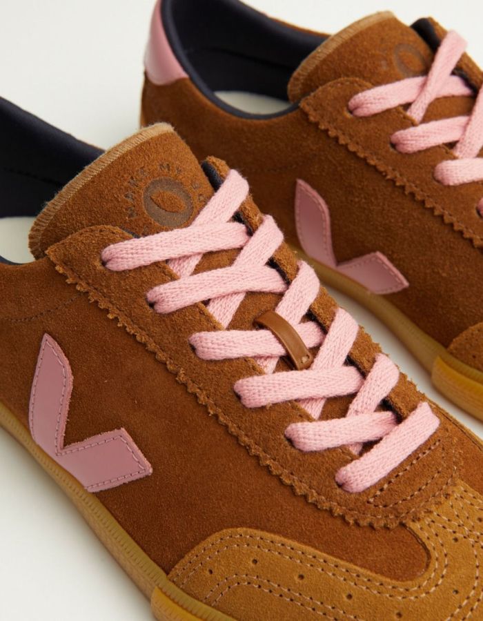 trinity-veja-make-my-lemonade-volley-suede-cognac-mary-6