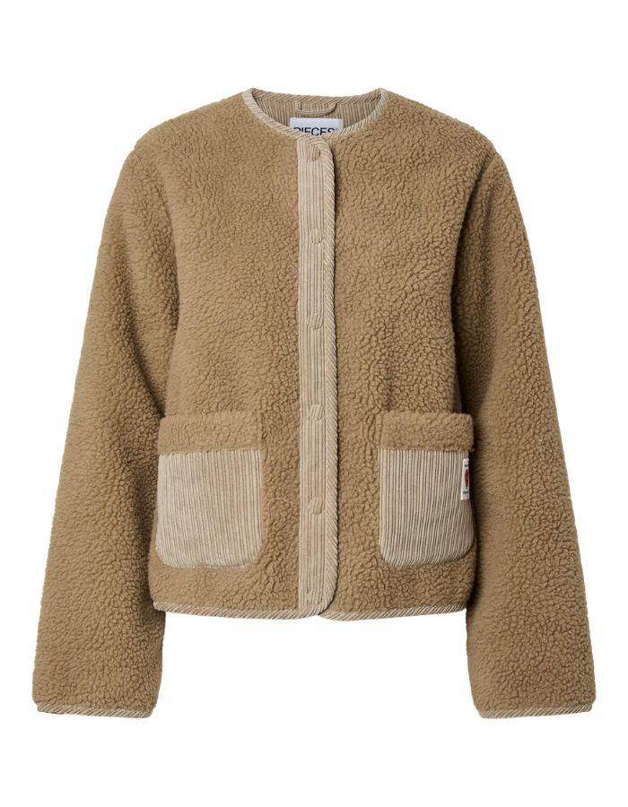 Veste boutonnée pour femme en moumoute teddy et velours côtelé greige avec col rond et poches avant, modèle Anastacia Teddy Jacket couleur Greige Corduroy de la marque PIECES