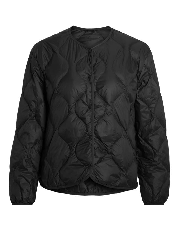 trinity-veste-noire-courte-matelassee-dune-vila-1
