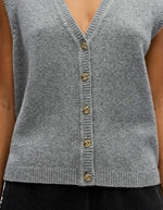 trinity-veste-sans-manches-grise-jivona-object-5