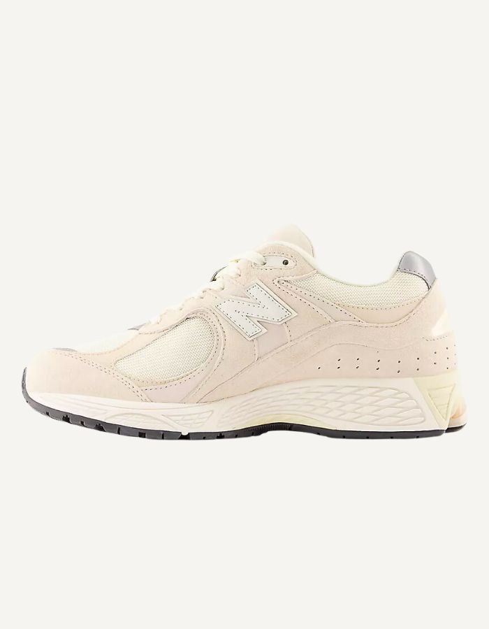 trinity-baskets-m2002r-calm-taupe-angora-new-balance-femme