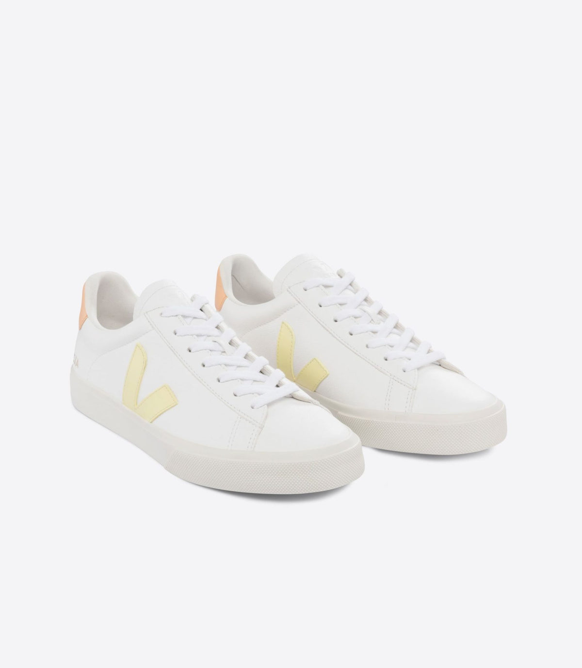 trinity-baskets-veja-campo-blanches-jaunes-peche-a-lacets