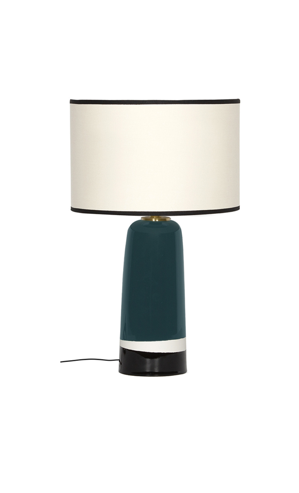 Lampe de table Sicilia H50 Maison Sarah Lavoine, abat-jour blanc bord noir, pied bleu Sarah et noir.