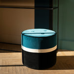 trinity-pouf-léo-velours-bleu-sarah-noir-maison-sarah-lavoine