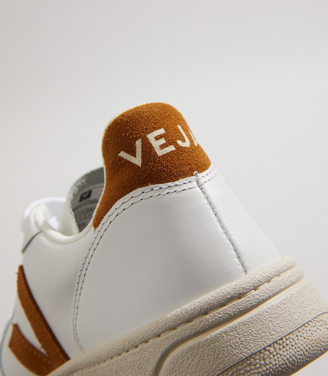Sneakers V-10 Leather Camel